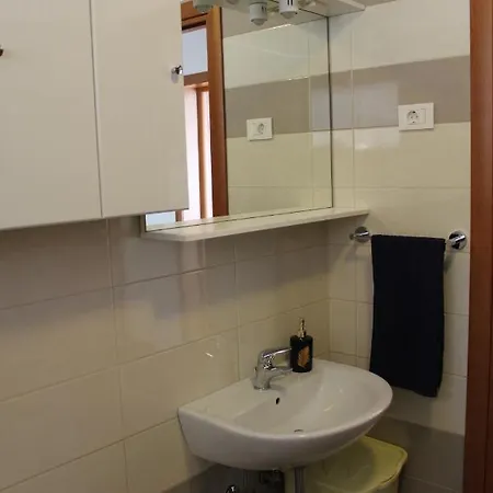 Apartma V&t *